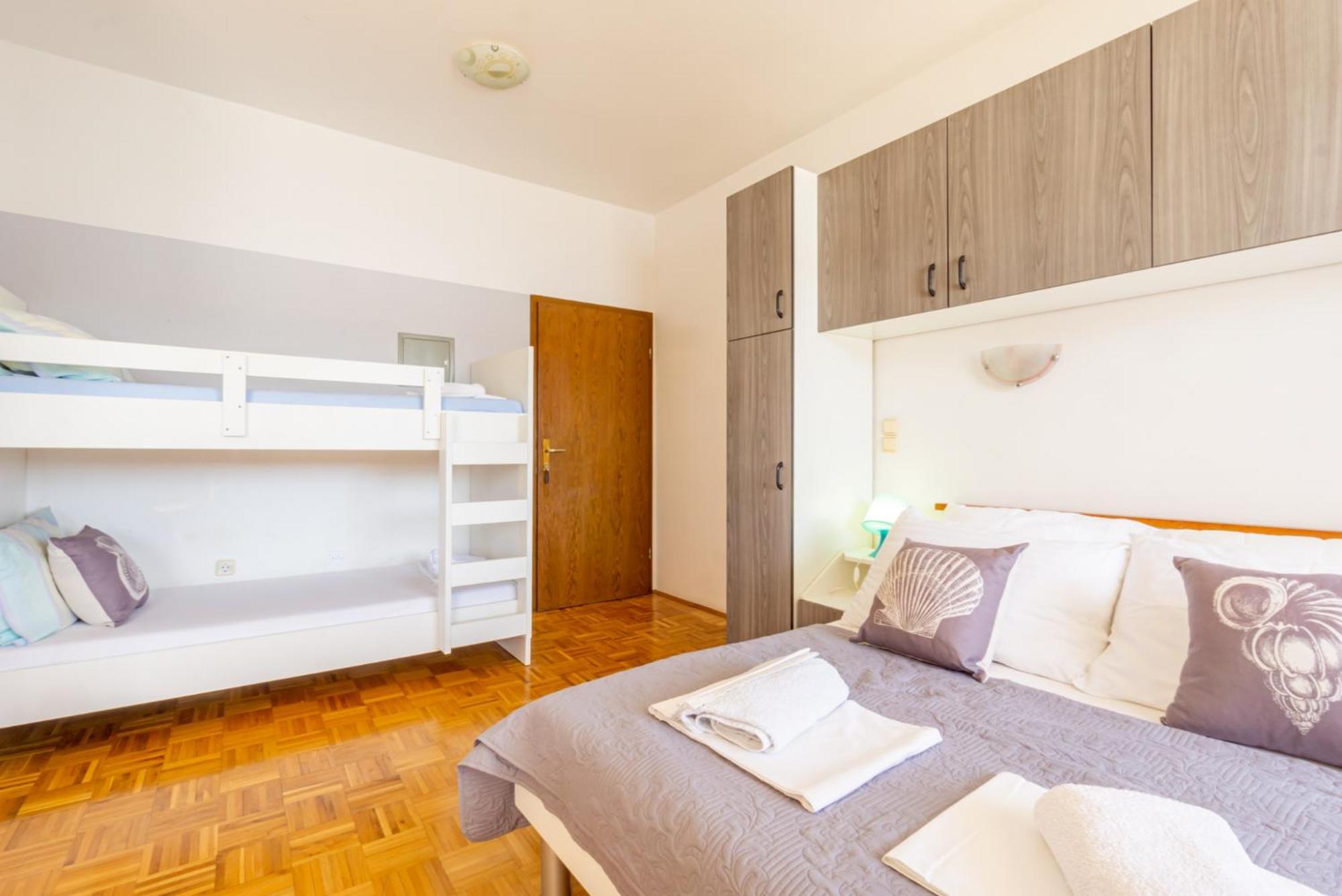 Galinec With Mountain And Seaview Apartment Metajna Room photo